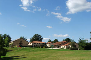 Gîtes communaux au bord de l'étang de Chambéry